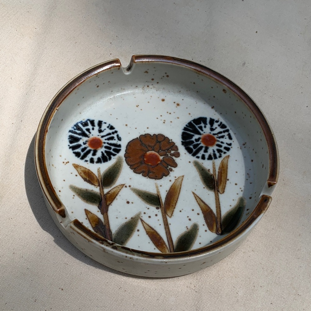 Vintage stoneware ashtray with floral design